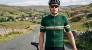 A classic retro style short sleeve cycling jersey in British racing green with a full-length zip.
