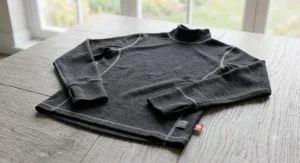 Illustration of a heavy-weight thermal merino cycling base layer for cold British winter conditions